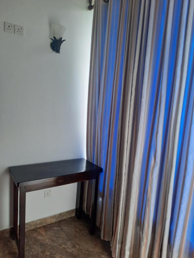 White Surfing Beach Resort Unawatuna Ngoại thất bức ảnh