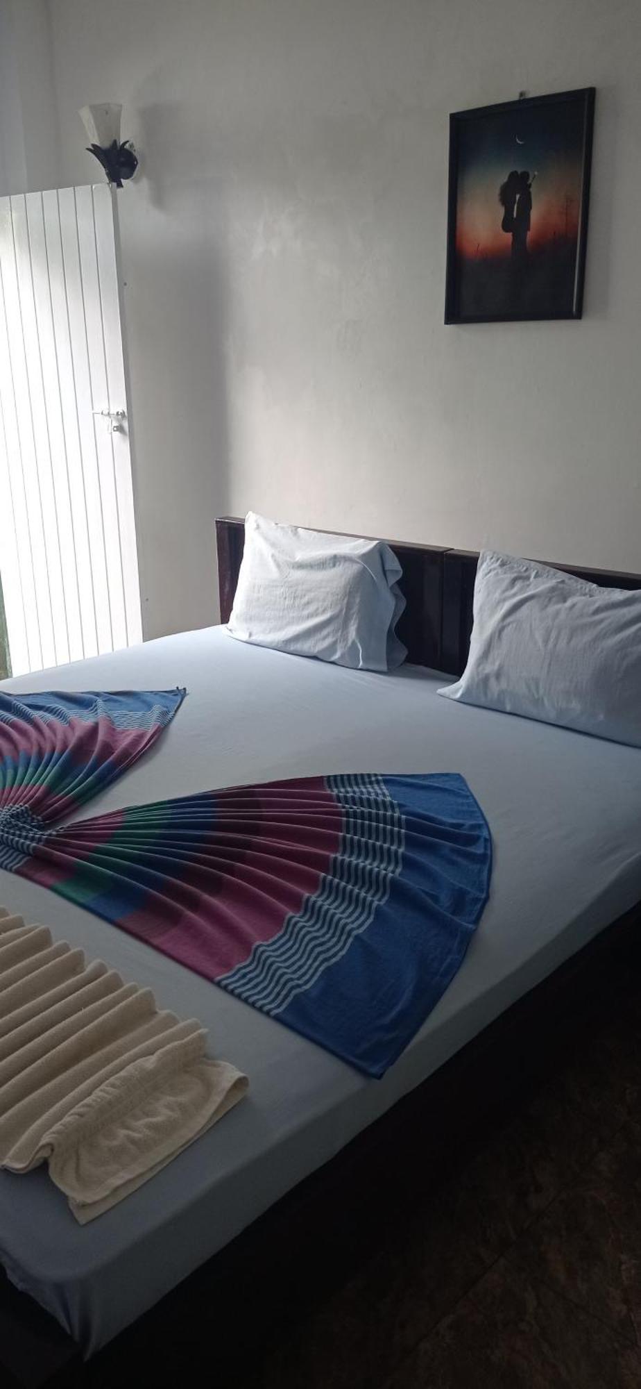 White Surfing Beach Resort Unawatuna Ngoại thất bức ảnh