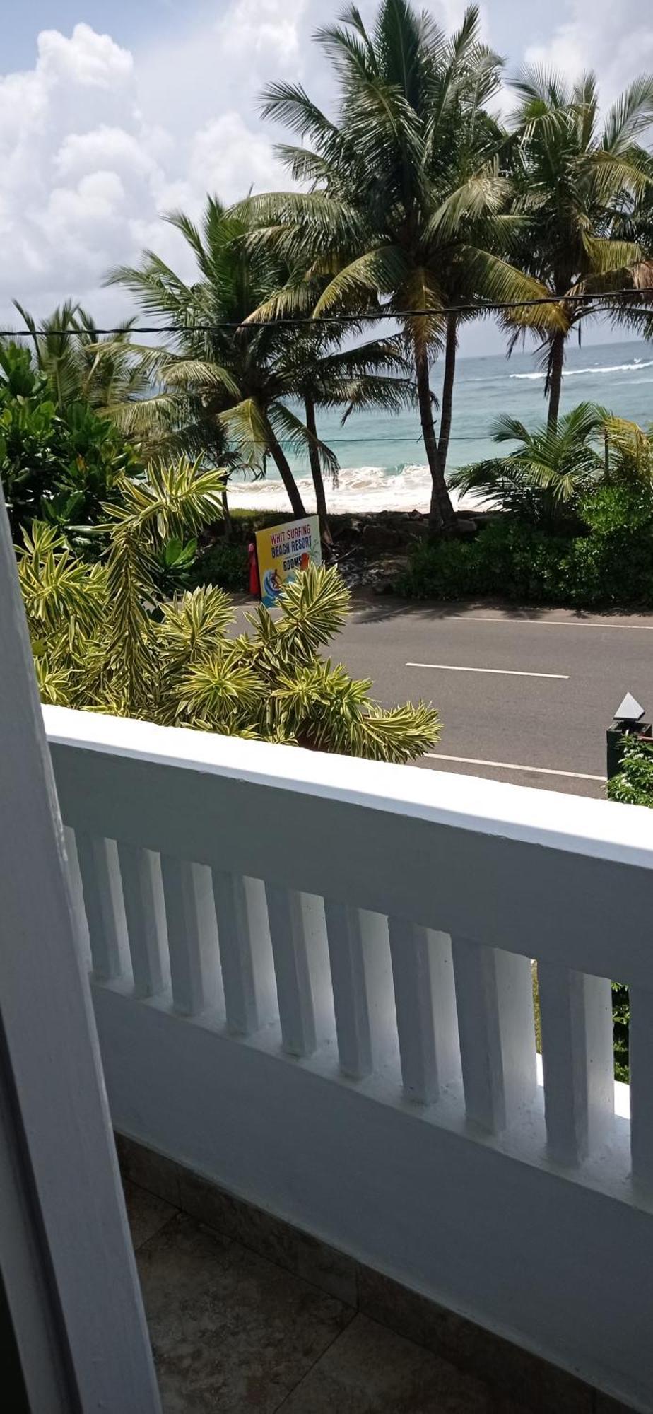 White Surfing Beach Resort Unawatuna Ngoại thất bức ảnh