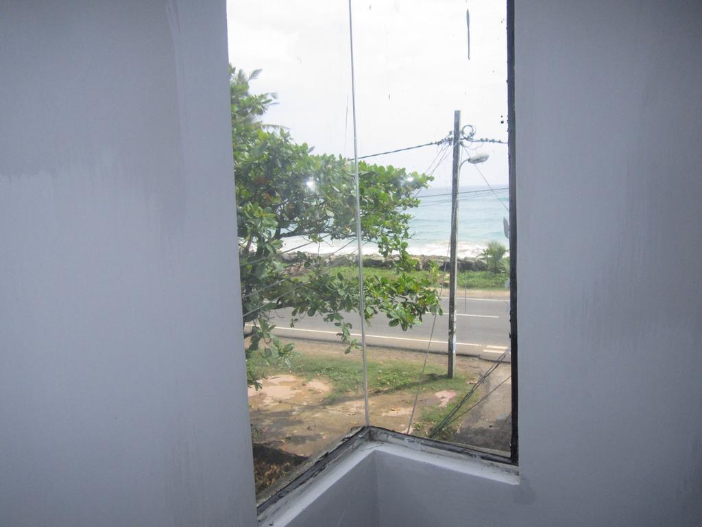 White Surfing Beach Resort Unawatuna Phòng bức ảnh